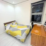 2-Bedroom Apartment In Tooting